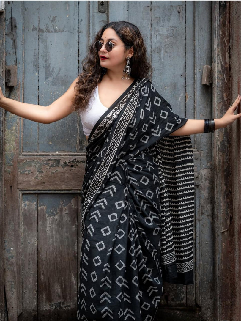 Hand Block Print Geometry design Black & White Mul Cotton Saree