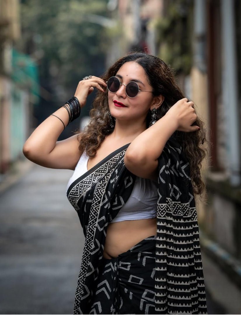 Hand Block Print Geometry design Black & White Mul Cotton Saree