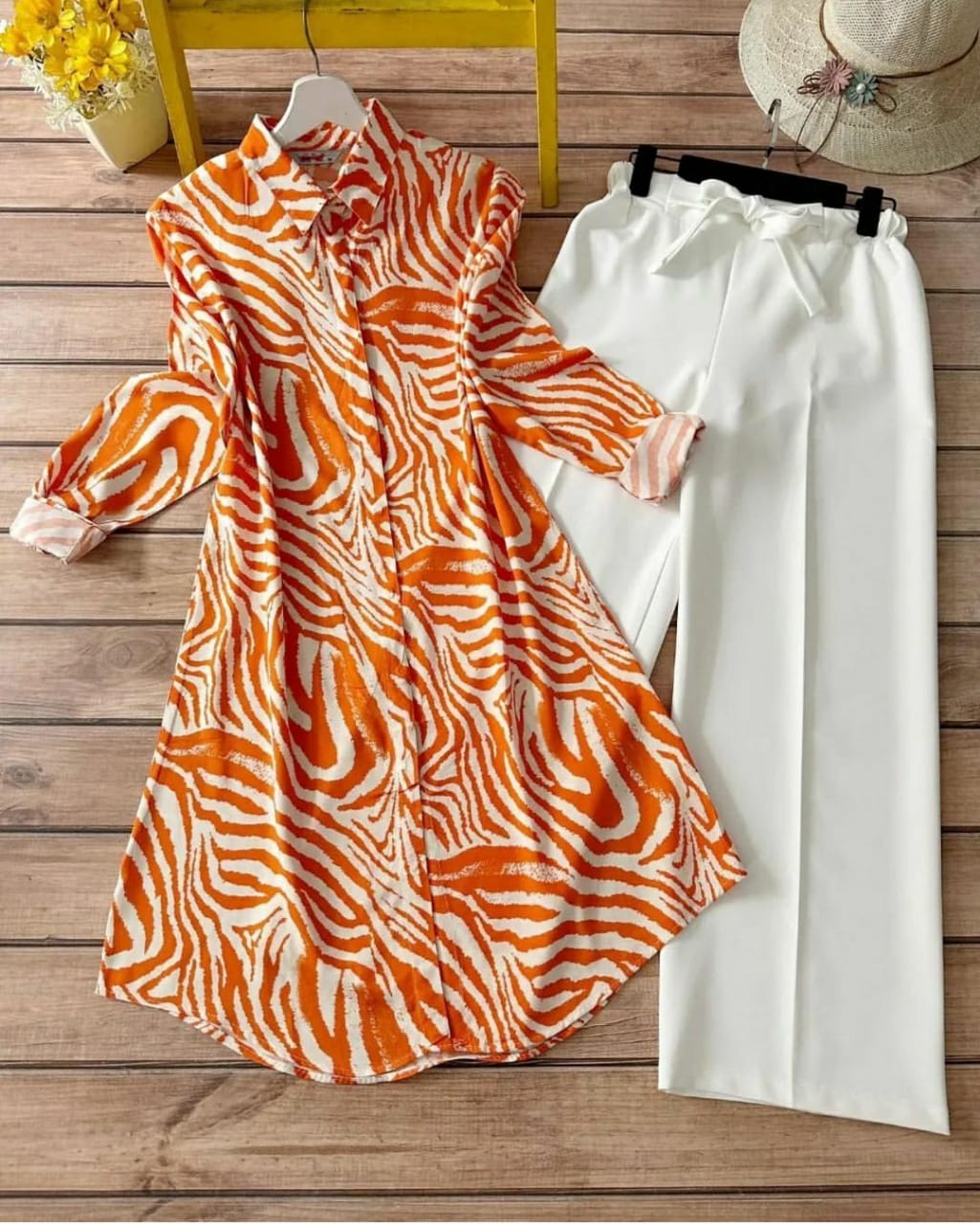 ZIGZAG PRINT ORANGE  RAYON TOP WITH CREAP PLAZZO