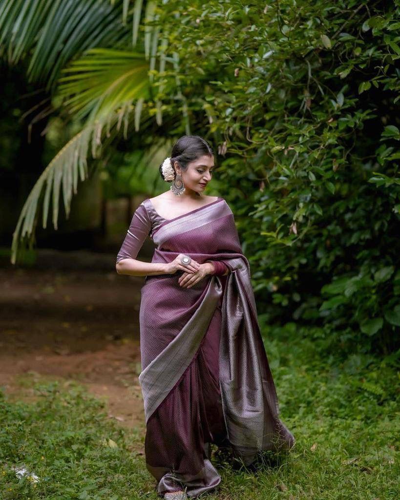 MAGENTA COLOUR PURE SOFT SILK SAREE WITH ATTRACTIVE BLOUSE PIECE-4506