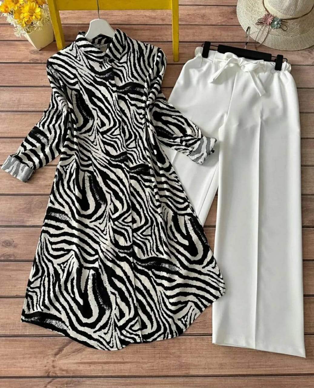 ZIGZAG PRINT BLACK   RAYON TOP WITH CREAP PLAZZO