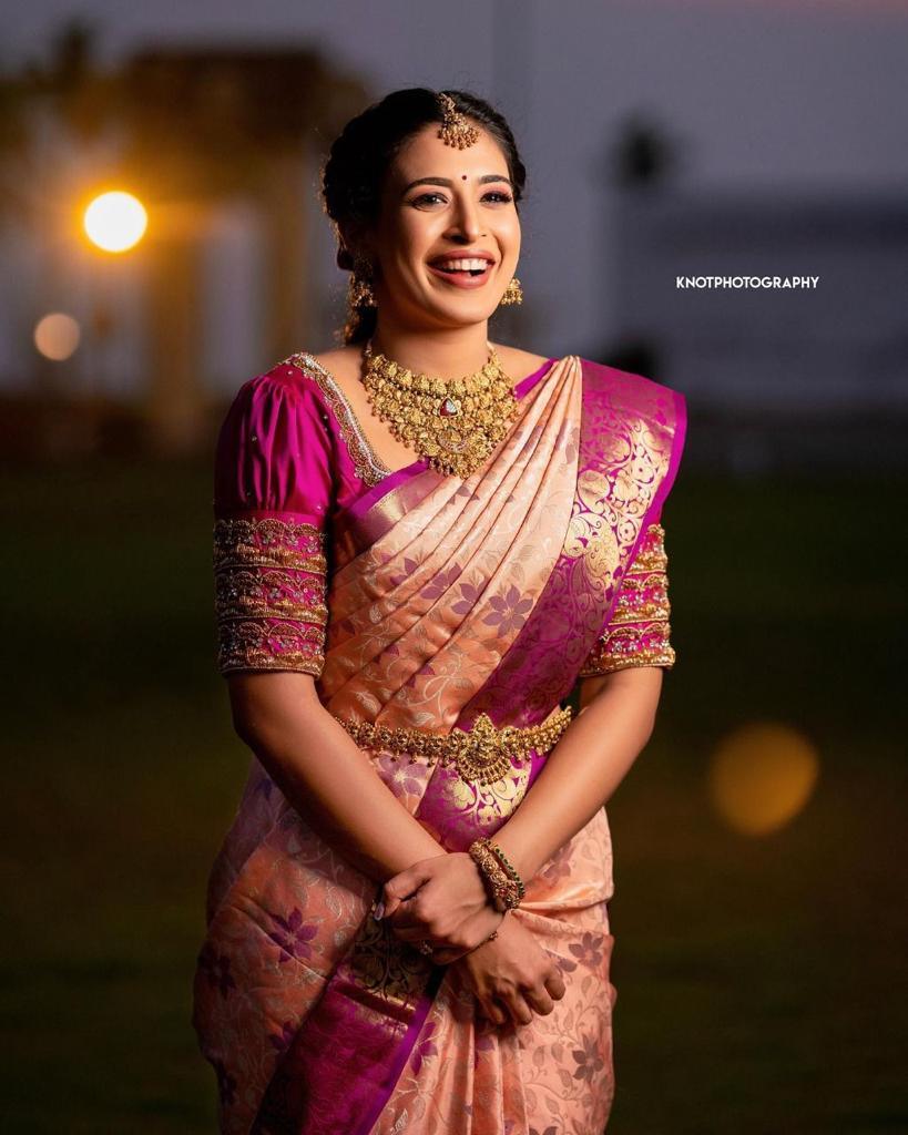 Imposing Pink Rose Colored Kanchivaram Silk Saree With Blouse-Pink Rose