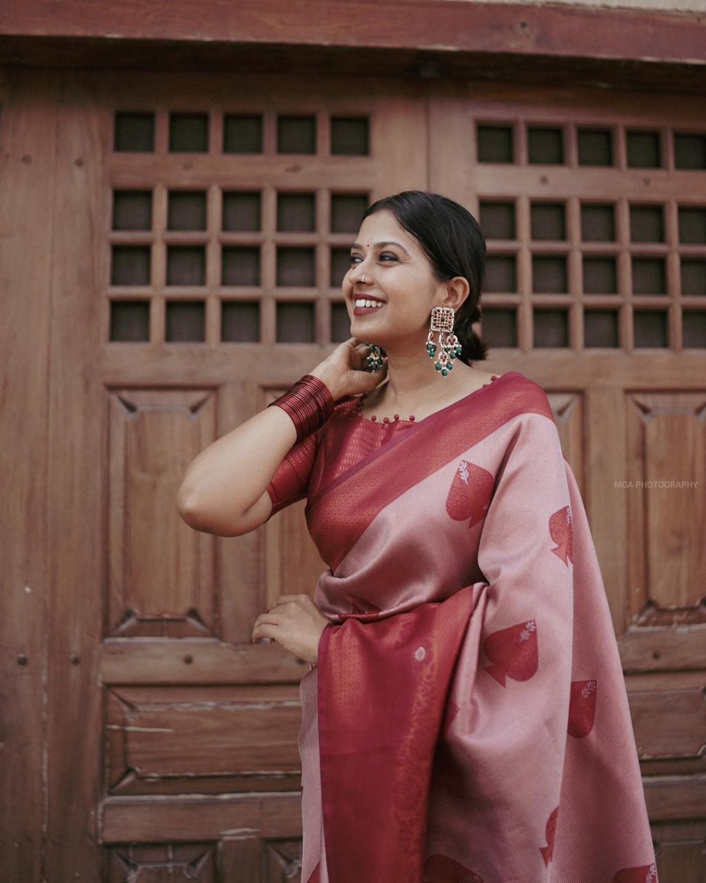 Imposing Kanchivaram Silk Saree With Blouse 5593