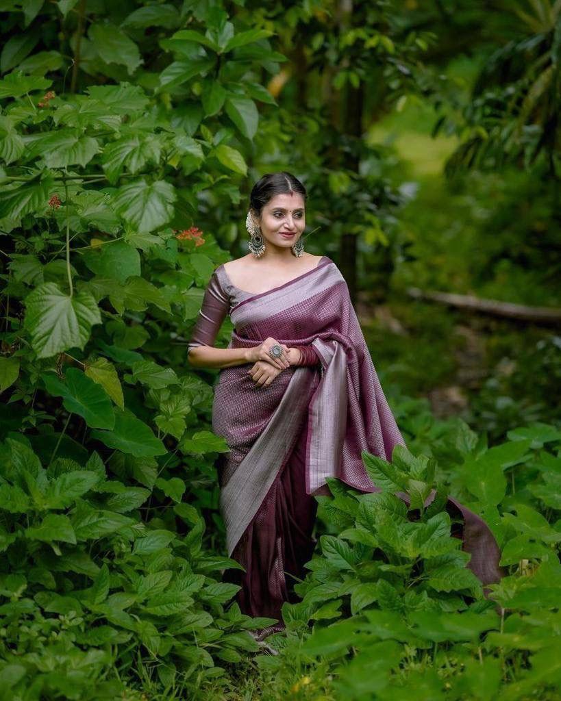 MAGENTA COLOUR PURE SOFT SILK SAREE WITH ATTRACTIVE BLOUSE PIECE-4506